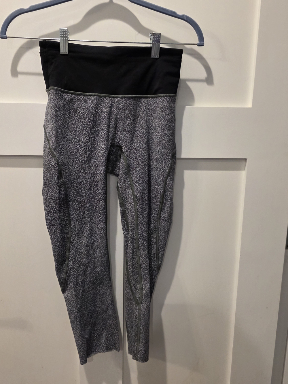 Lululemon Run The Day Cropped Leggings Black & Gray Size 4 Athletic